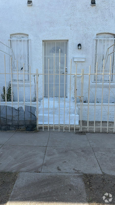 Building Photo - 2105 Magoffin Ave