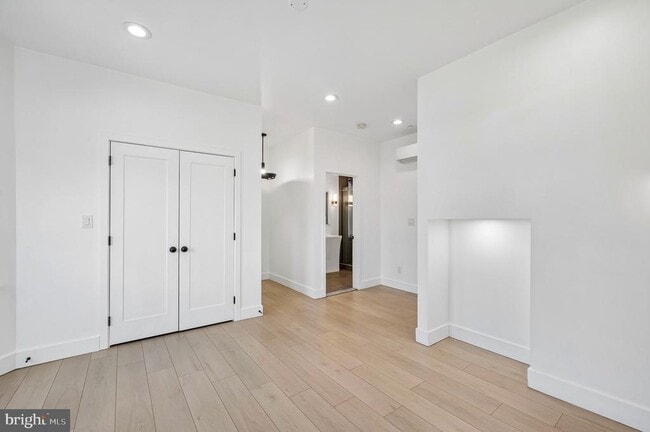 Building Photo - 633 N 64th St