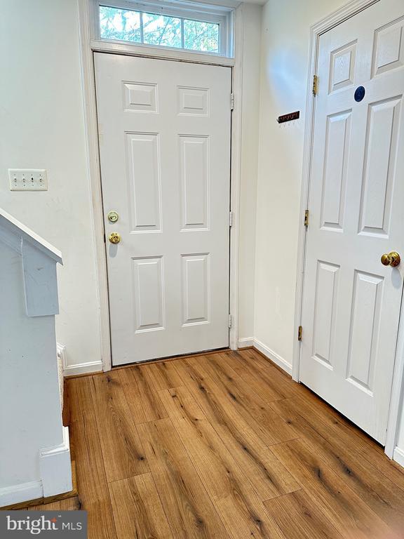 Building Photo - 20408 River Bank St