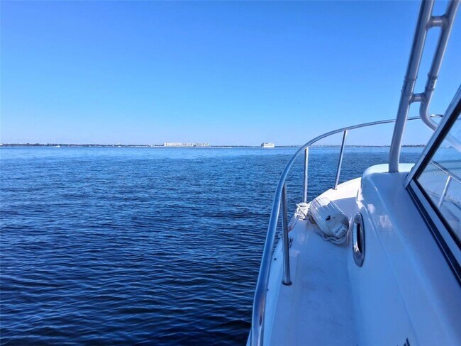 Building Photo - 216 Berry St