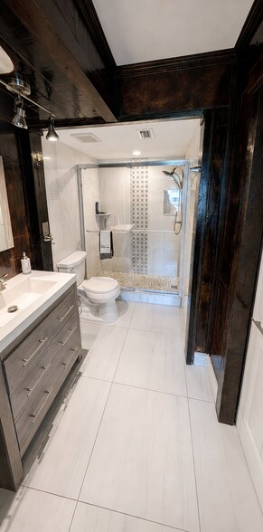 Building Photo - 4150 Looking Glass Ln