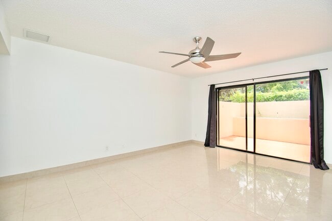 Building Photo - 21662 San Simeon Cir