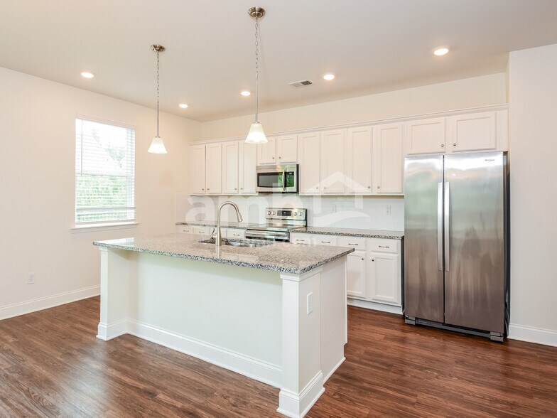 Building Photo - 205 Rivulet Dr
