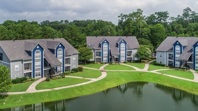 Building Photo - 3400 Pelican Pointe Dr