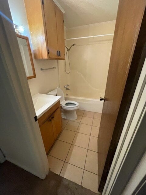 Building Photo - 2 bed / 1 bath apartment