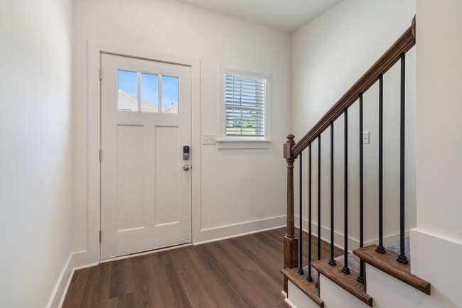 Building Photo - Spacious 3 Bedroom Home with Garage and Fenced Backyard!