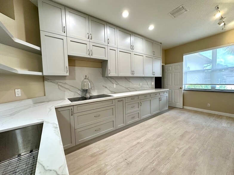 Building Photo - 5791 Island Reach Ln