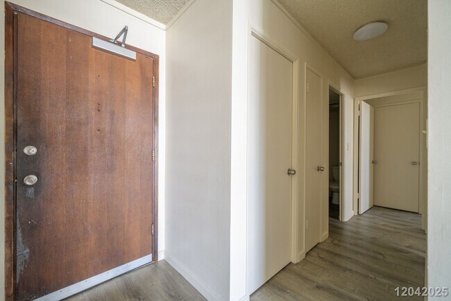 Building Photo - $2700.00 | 2bd/2ba Condominium in Century West (Salt Lake)