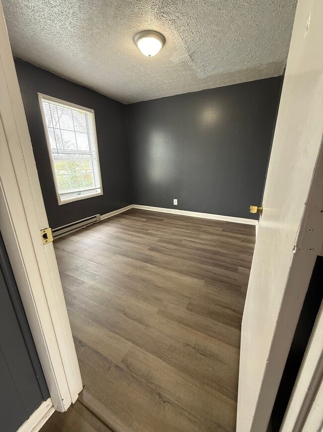 Building Photo - 2 Bedroom, 1 Bathroom Duplex in Gallatin! MOVE IN SPECIAL: FIRST FULL MONTHS RENT FREE!!