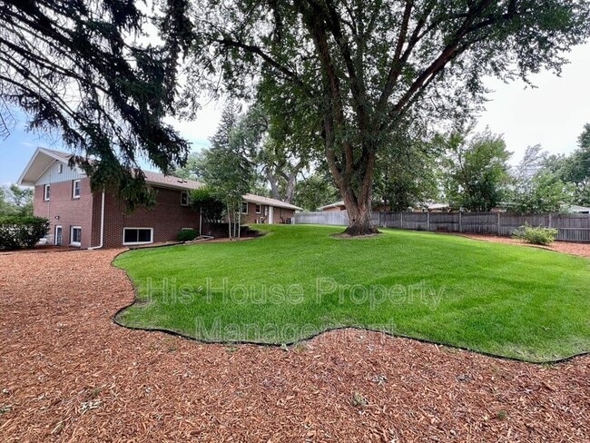 Building Photo - 1831 20th Ave