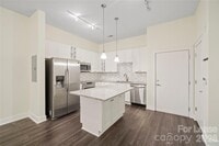 Building Photo - 716 N Davidson St