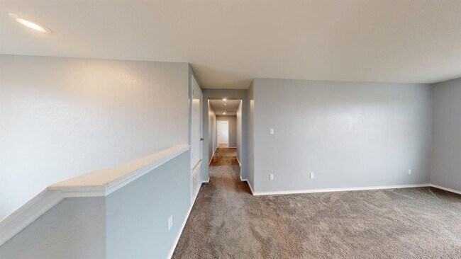 Building Photo - 387 Gustaf Trl