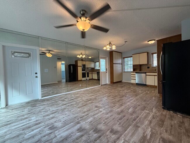 Building Photo - 500 SW 15th St