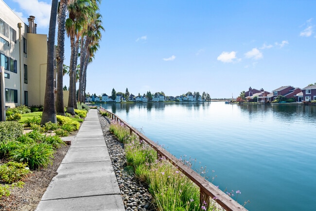 Building Photo - 914 Beach Park Blvd