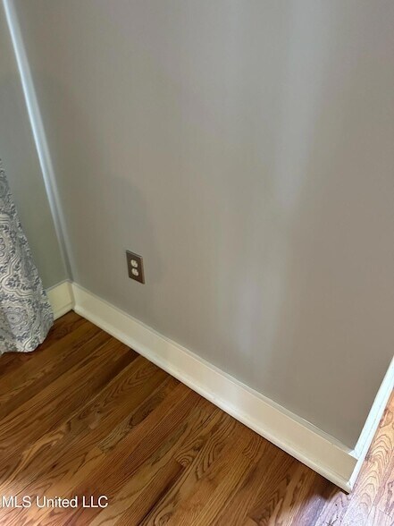 Building Photo - 3564 Cowan Pl