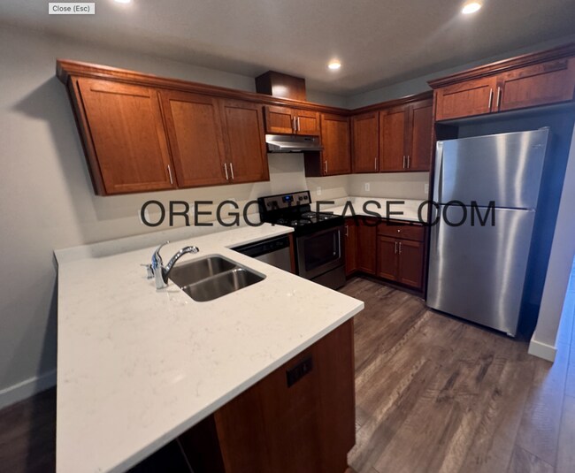 Building Photo - 2 bedroom 2 bath Second floor Thurston duplex home