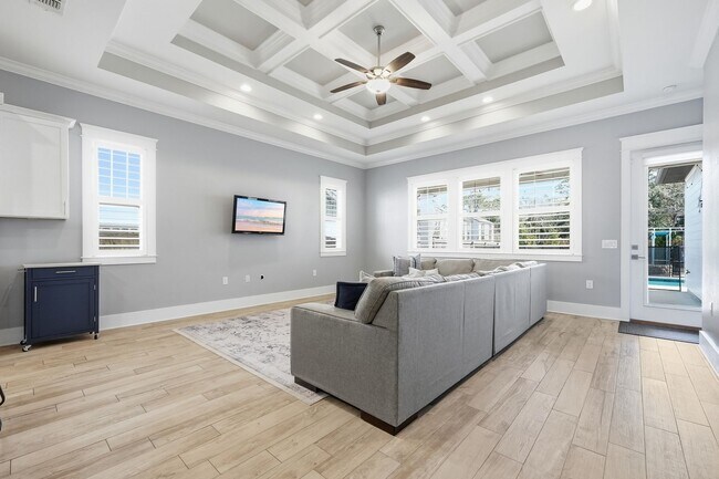 Building Photo - Stunning 4 Bedroom Home with Solar Energy & Private Pool!