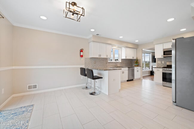 Building Photo - 36 Main St