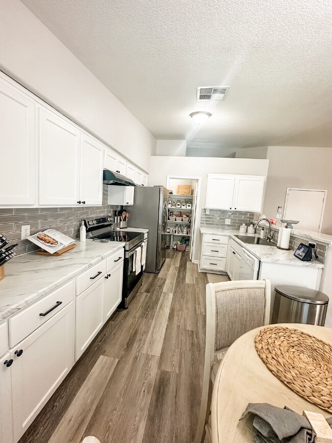 Building Photo - “4-Bedroom, 2-Bathroom Home in Yuma”