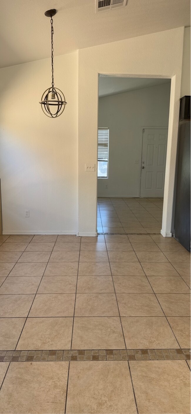 Building Photo - 1086 E Santa Cruz Ln