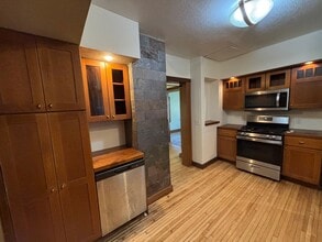 Building Photo - Single Family Home in Bryn Mawr/Harrison - Updated Kitchen + Dishwasher!