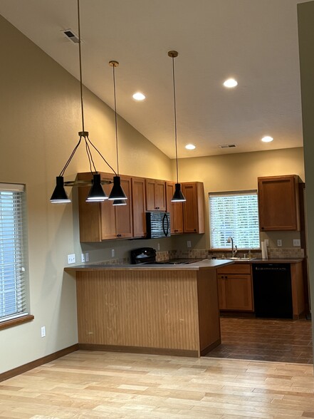 View dining room to kitchen - 1027 S Evergreen Rd