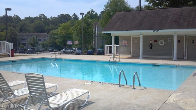 Building Photo - 1410 Collegiate Cir