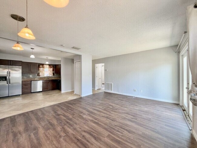 Building Photo - 6943 Buhrley Terrace N