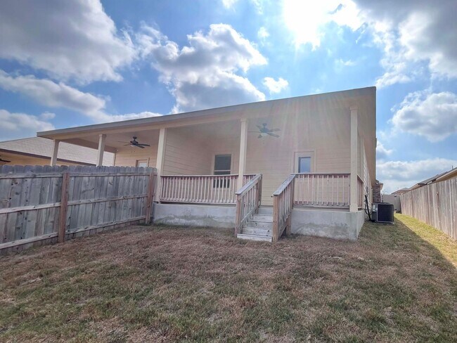 Building Photo - Luxury Duplex | 3 Bed/2 Bath | 1-Story | Covered Deck | Near Randolph AFB & Ft Sam