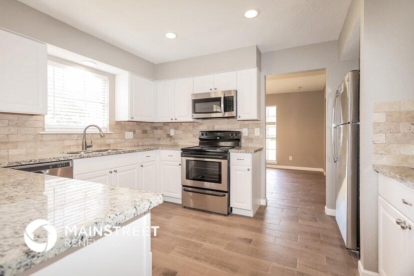 Building Photo - 710 Holly Springs Dr