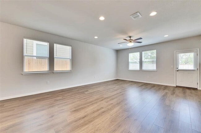 Building Photo - 11109 Sentinel Dr