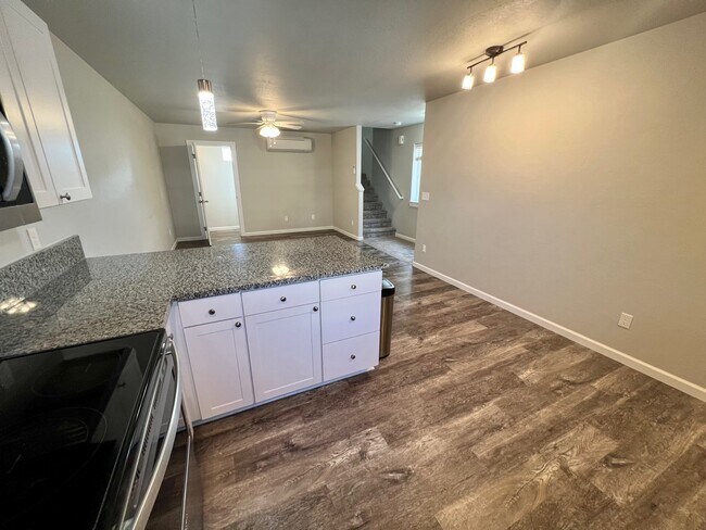 Building Photo - 7832 Jacqueline Way