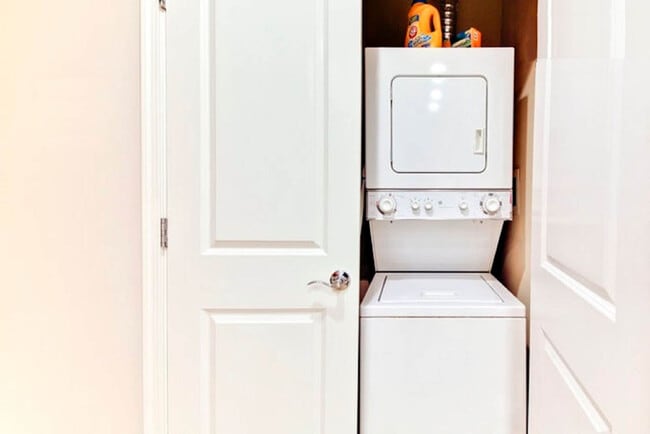 Building Photo - 606 W S Temple St