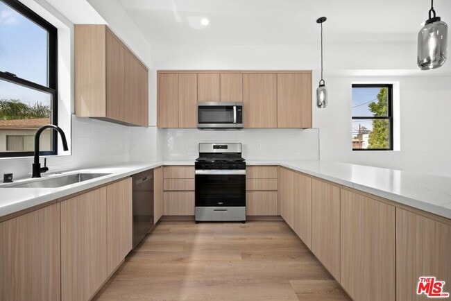 Building Photo - 5543 Calhoun Ave