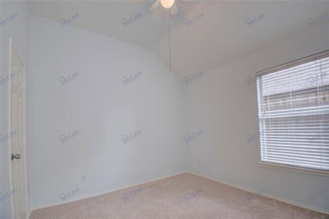 Building Photo - 7297 Chinquapin Dr