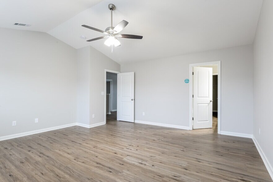Building Photo - 2613 Cider Ridge Rd