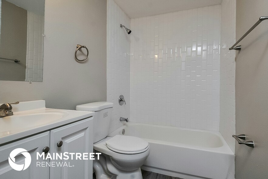 Building Photo - 505 Florida Cir S