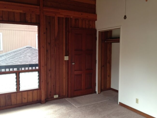 Building Photo - 2 BEDROOM, 1 BATHROOM COTTAGE IN KAILUA