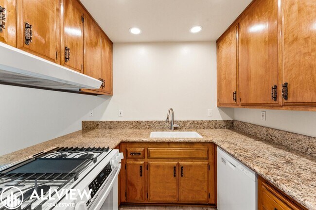 Building Photo - 16731 Bartlett Ln