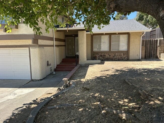 Building Photo - Remodeled 4 Bedroom, 2.5 Bath Home