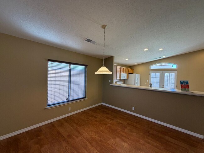 Building Photo - 3 Bedroom Home Near Louisiana Blvd NE & Paseo Del Norte Blvd NE!