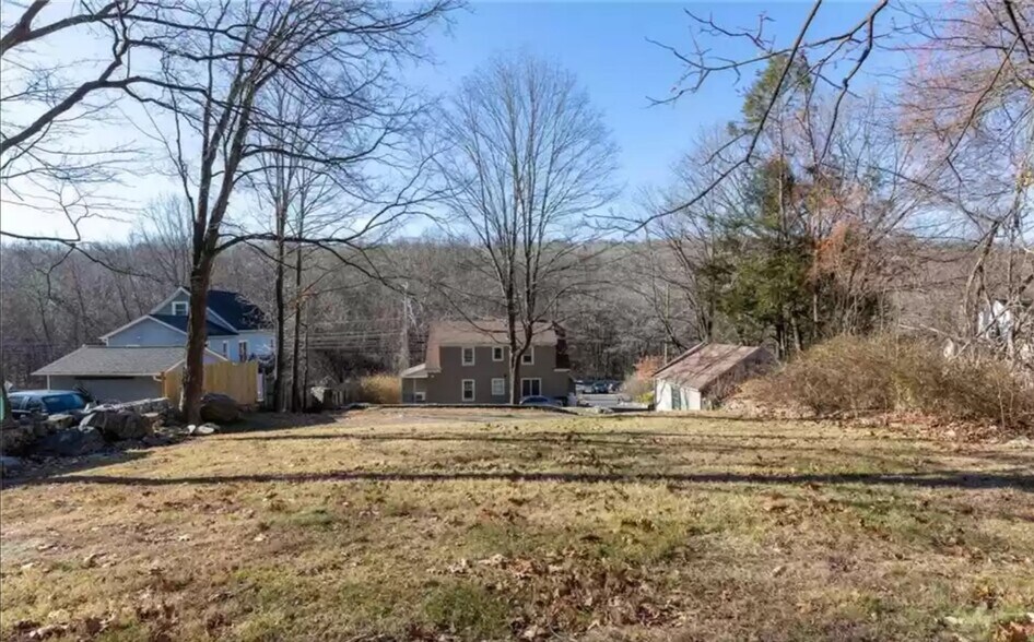 Building Photo - 75 Padanaram Rd