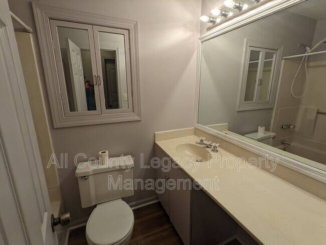 Building Photo - 4566 Town Crier Rd SW