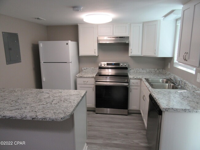 Building Photo - 2912 Sequoia Ave