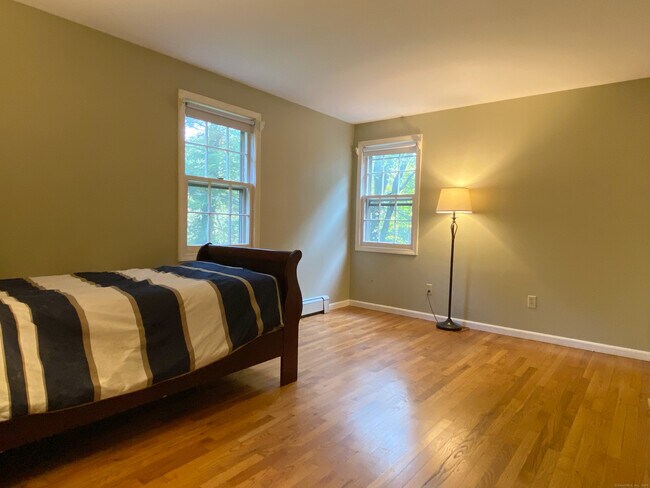 Building Photo - 25 Jade Tree Ln
