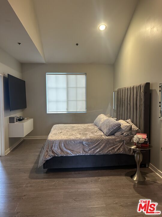 Building Photo - 5350 Playa Vista Dr