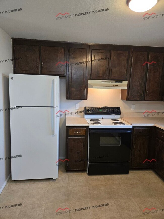 Building Photo - R40A