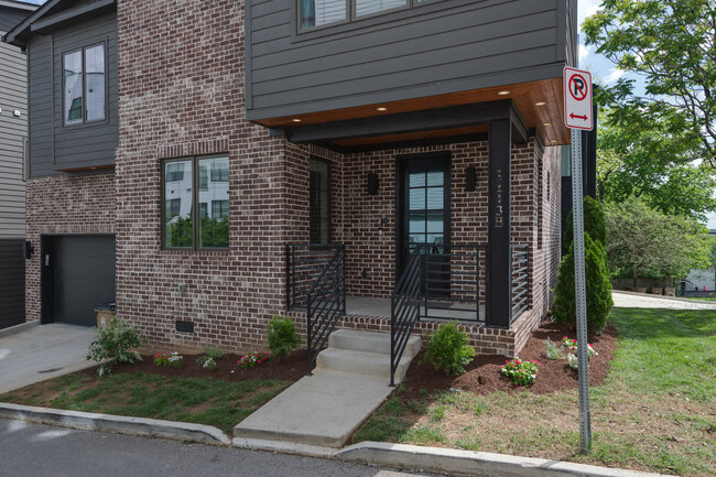 Building Photo - 1113 Wade Ave