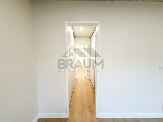 Building Photo - 6041 Whitsett Ave