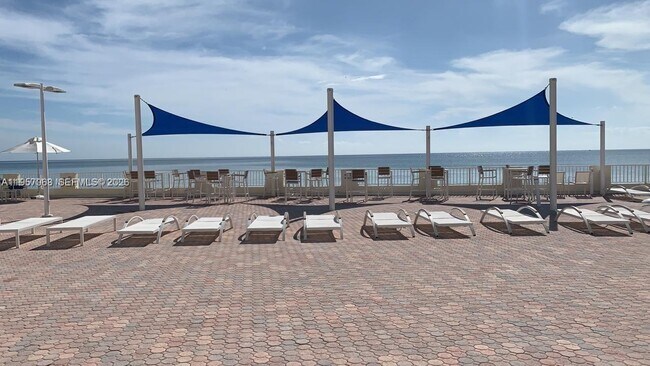 Building Photo - 3180 S Ocean Dr